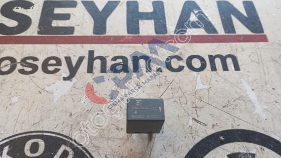 90080 87021 Toyota auris gri mini röle 4 bacak