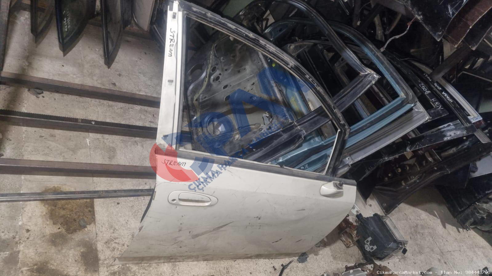 Honda Stream Sağ Ön Kapı