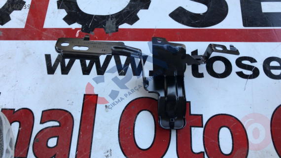 8V4864200 audi a3 2019 sağ arka bagaj kaplaması bağlantı demiri