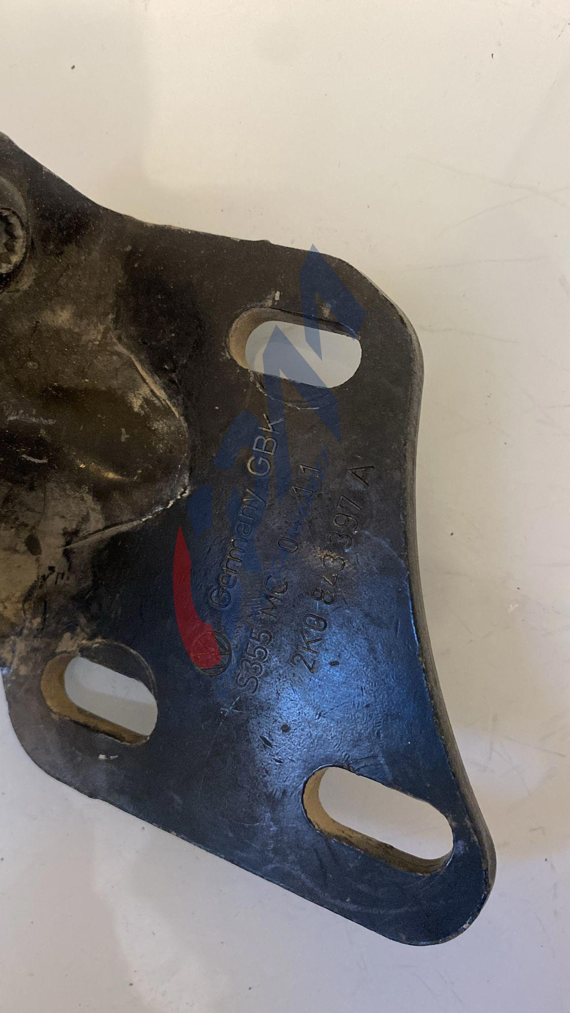 2K0843397A Volkswagen Caddy 2006 sol alt sürgülü kapı ray makarası