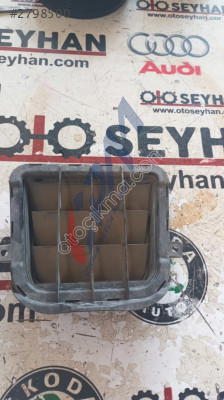 8K0819181B Audi A4 2014 arka bagaj iç havalandırma kapagi