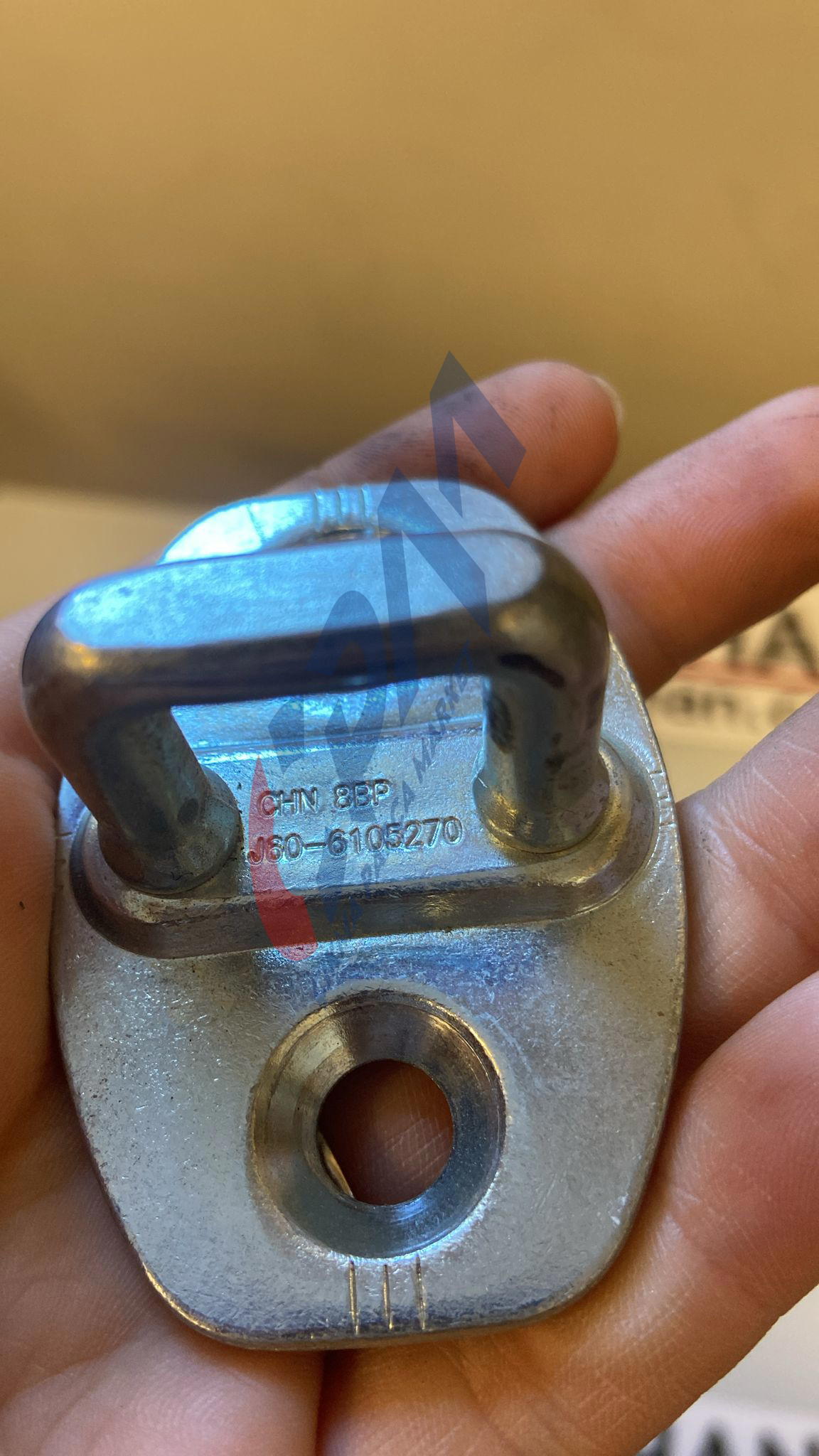 J60 6105270 Chery Tiggo 7 8 Pro 2022 ön sağ sol kapı kilit karşılığı