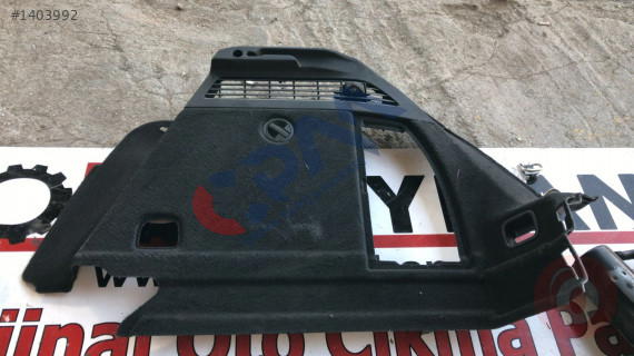 8V4863880E audi a3 2019 hatchback sağ bagaj halısı kaplaması