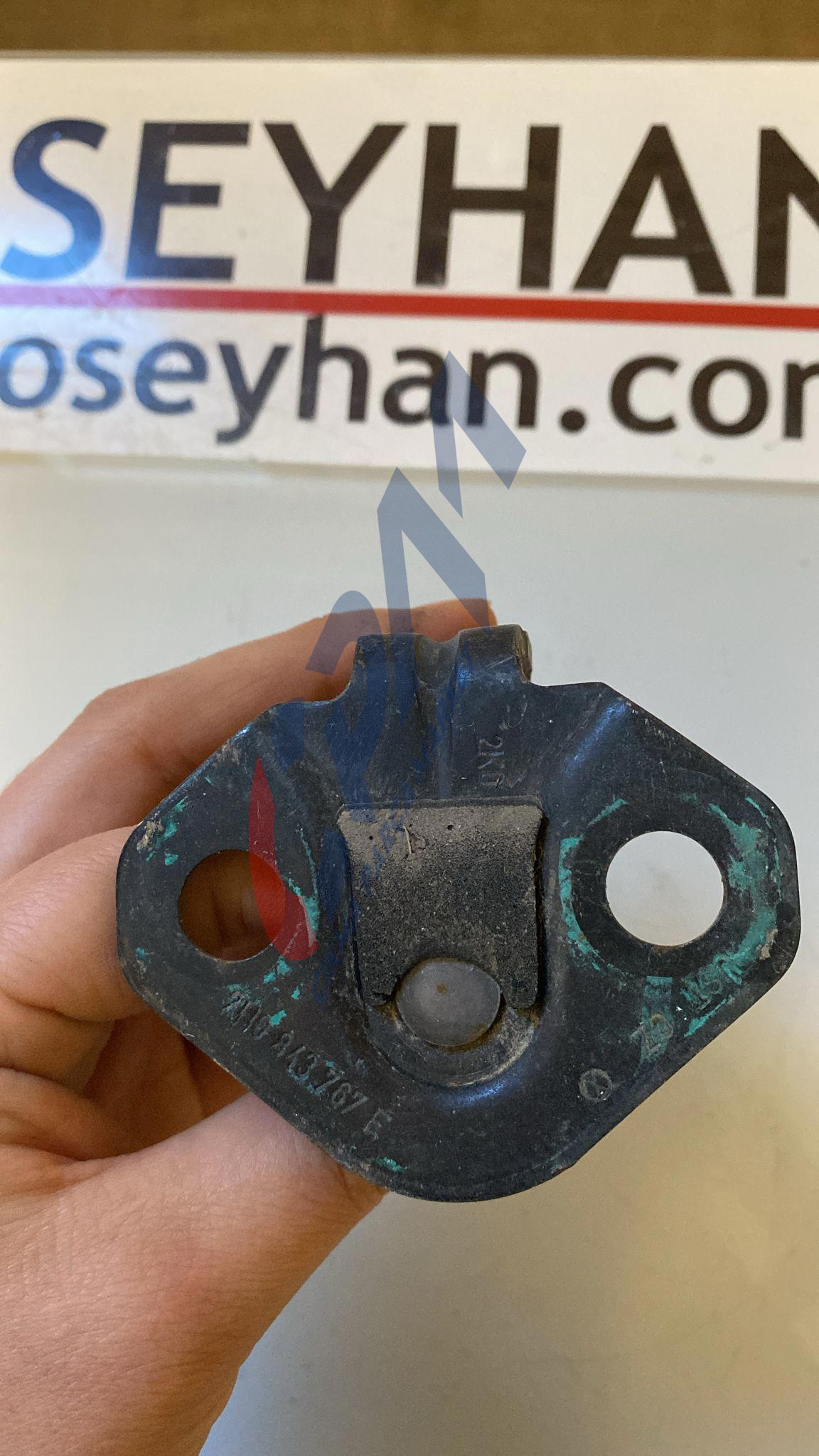 7H0843767E 7H0843767B caddy transporter 2004 19 orta kapı kilit karşılığı