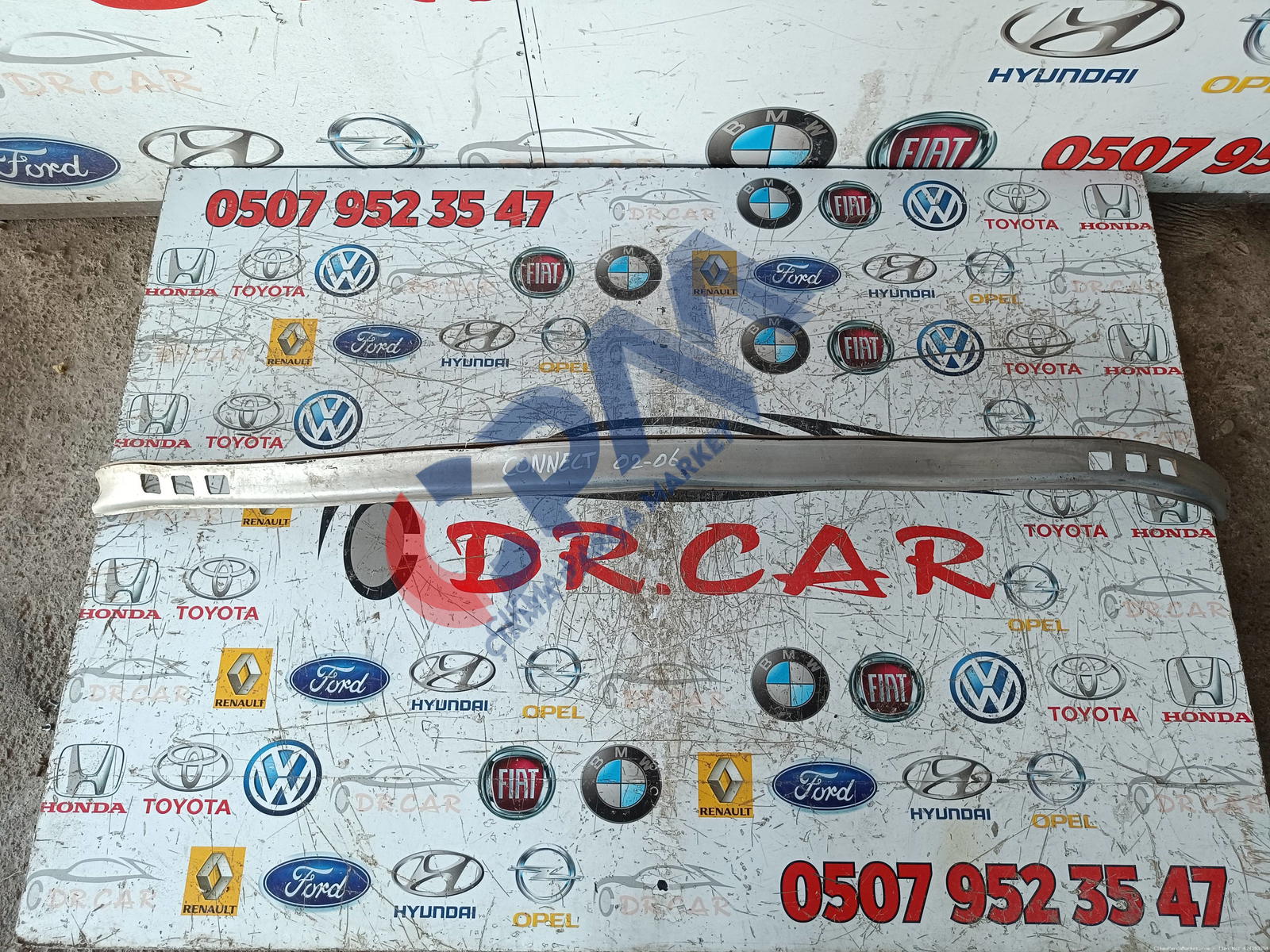 Ford Connect Ön Tampon Alt Eki 2T1417B769A