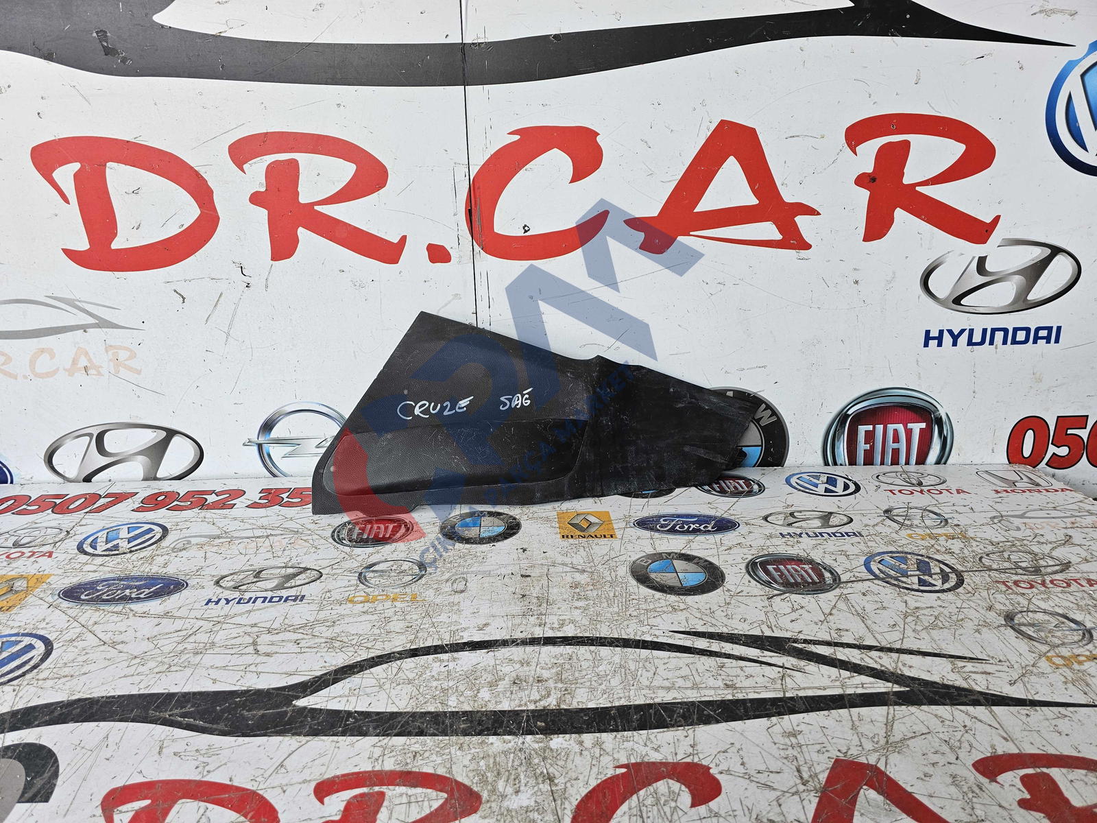 Chevrolet Cruze Orta Konsol Sağ Kapak 96991682