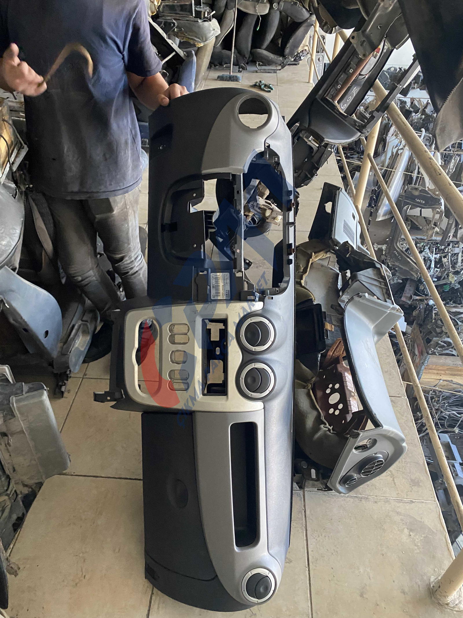 2010 2013 Dacia Logan İç Boş Torpido Göğüslük