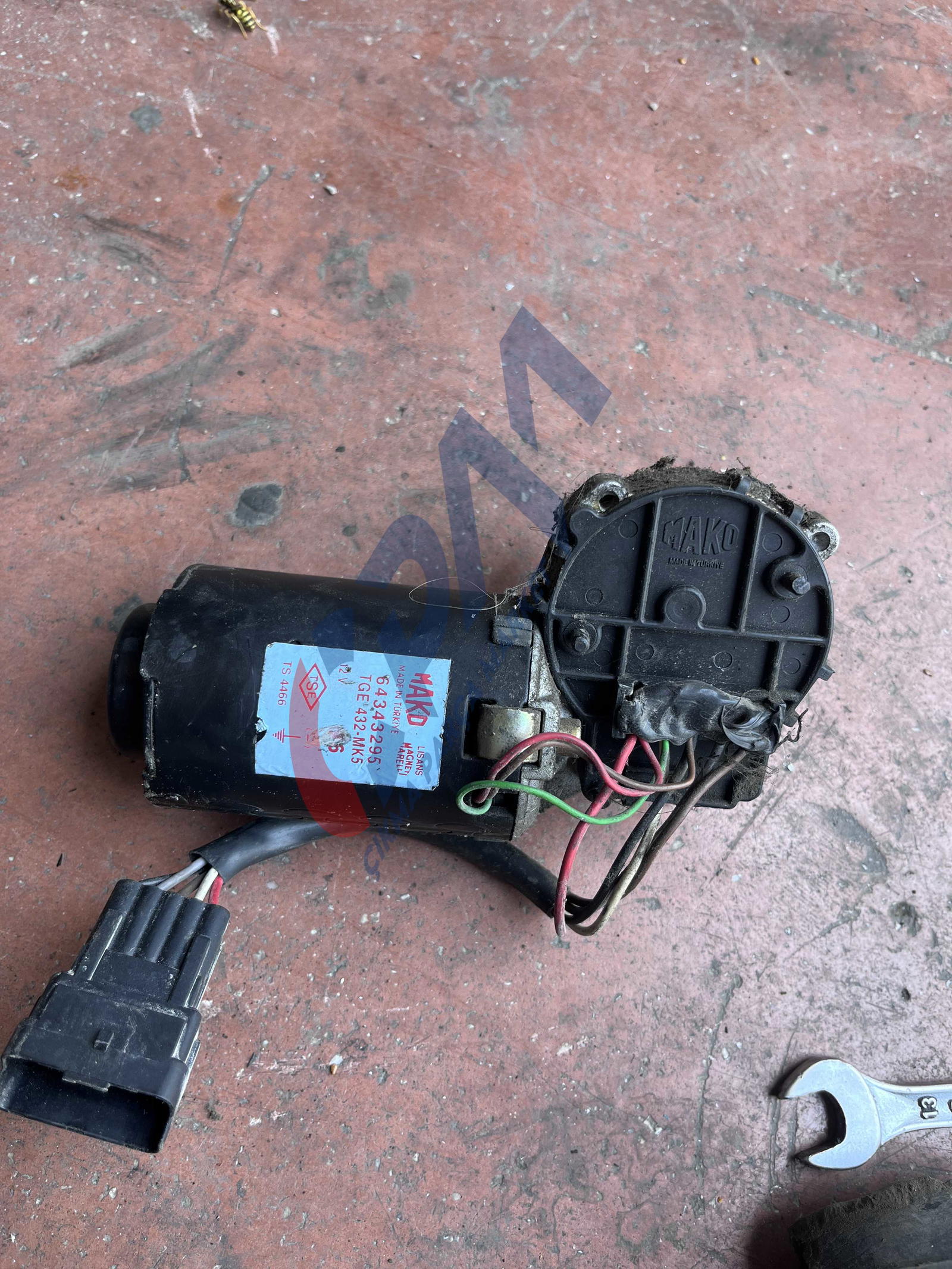 DACİA SOLENZA CAM SİLECEK MOTORU