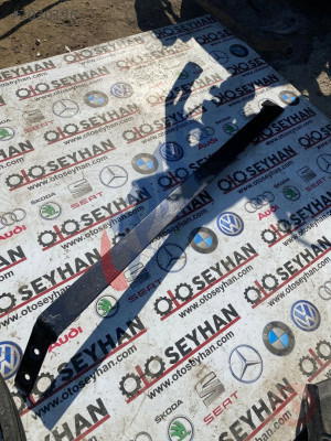 2K0843796 vw caddy sağ sürgülü kapı ray kapağı