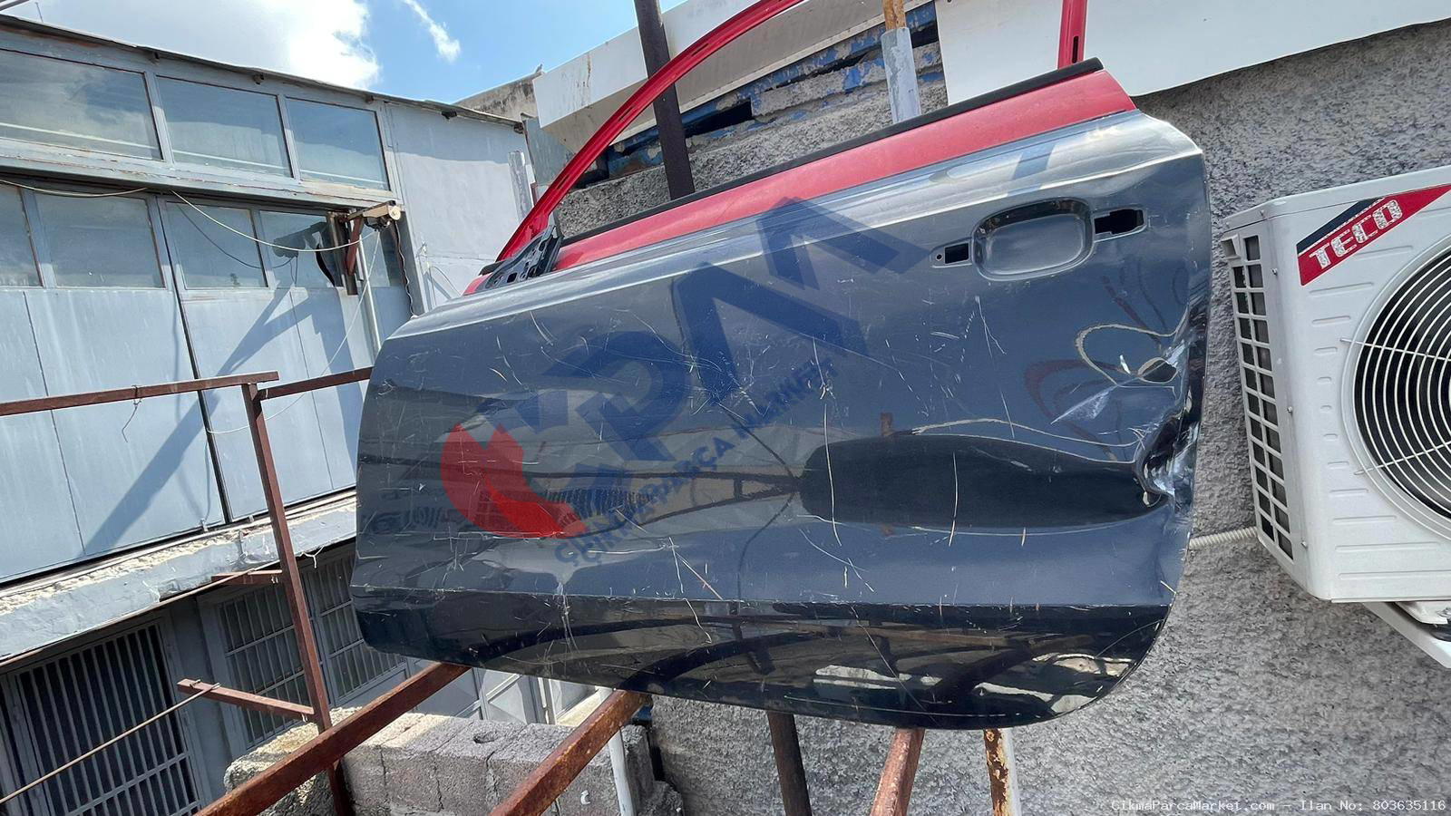 Audi TT Sol Ön Kapı