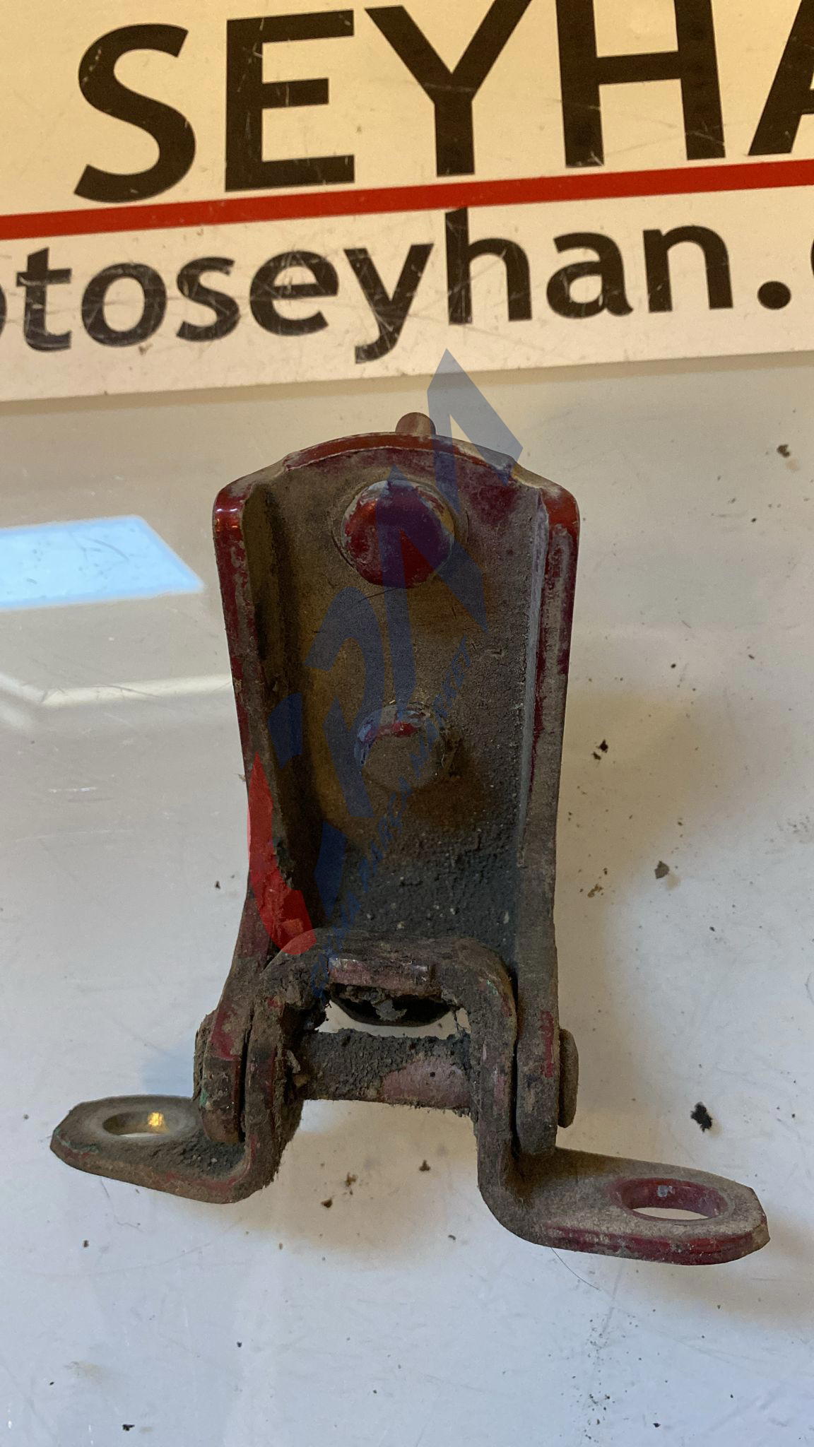 Toyota Corolla Efsane Kasa 1993 sol arka kapı alt menteşesi