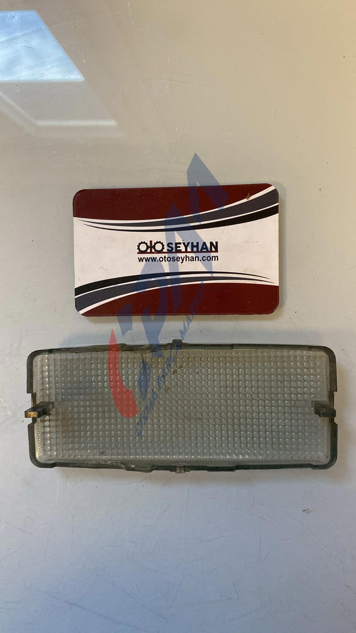 volkswagen caddy ibiza 2001 ön tavan lambası camı