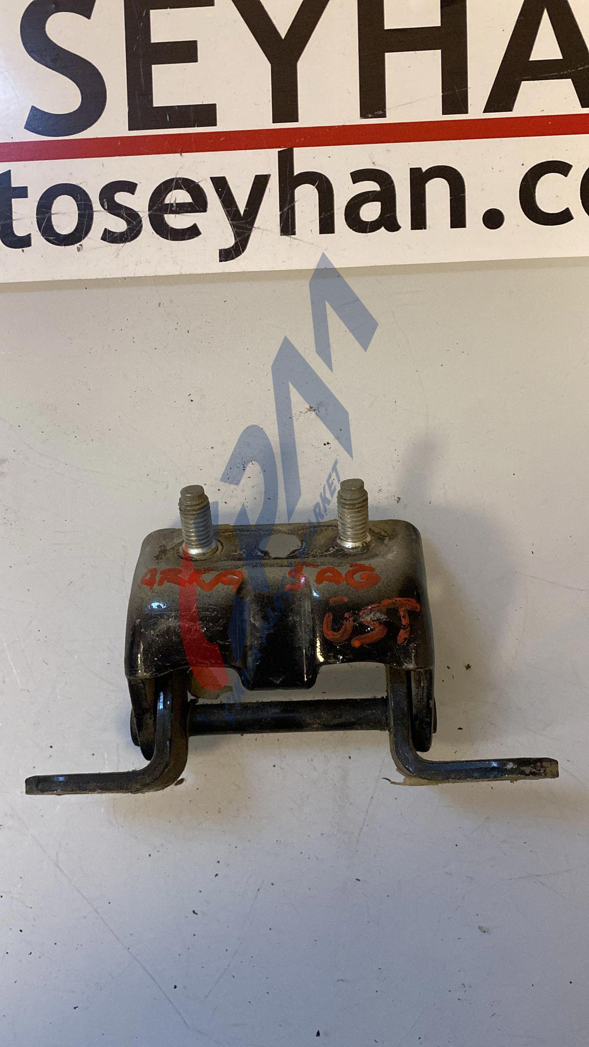 Nissan primera 2007 sağ arka kapı üst menteşesi