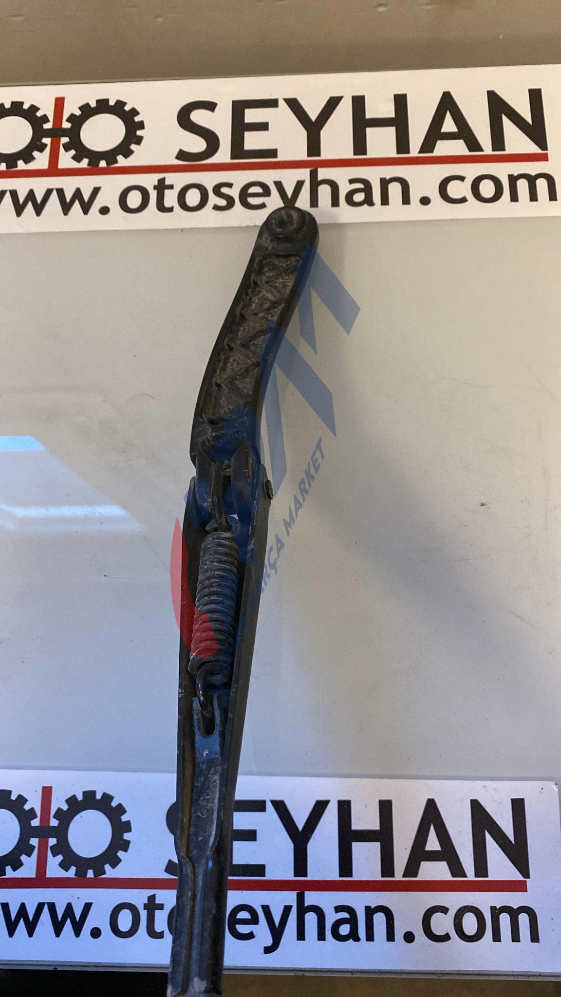 8K1955408A Audi A4 2015 A5 sağ silecek kolu