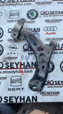 1K0407166C tiguan 2010 2015  sağ ön tabla