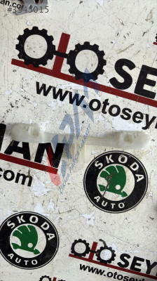 1K0858685 vw golf 6 tavan tutamağı braketi plastik