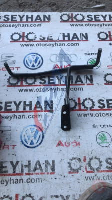 5J1721913C skoda fabia 2011 pedal üst destek demiri