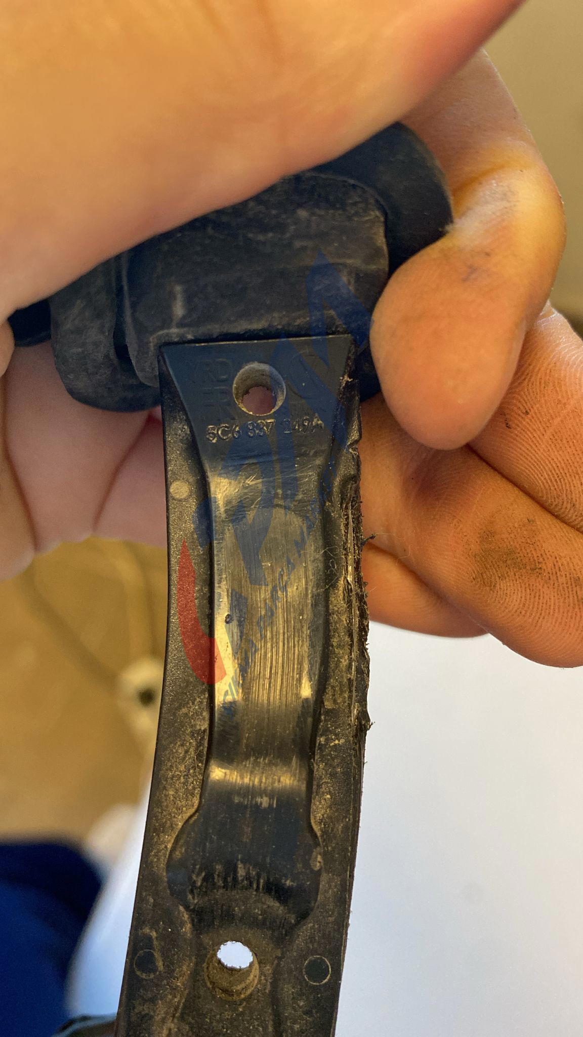 5C6837249A jetta 2012 ön sağ sol uyumlu kapı gergisi