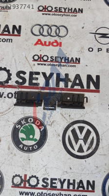 3C0867737 Passat B7 airbag bağlantı  braketi  tavan