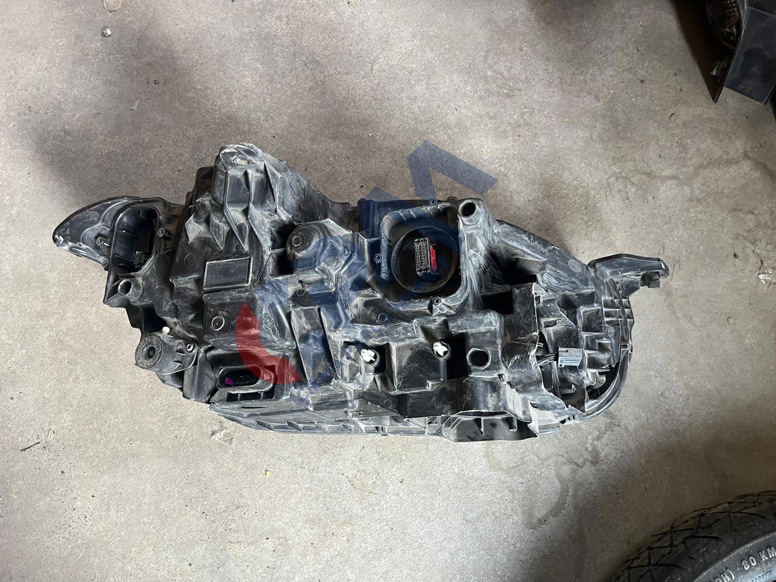 31353153 volvo xc90 4 beyinli led sol far (kırıkları var)