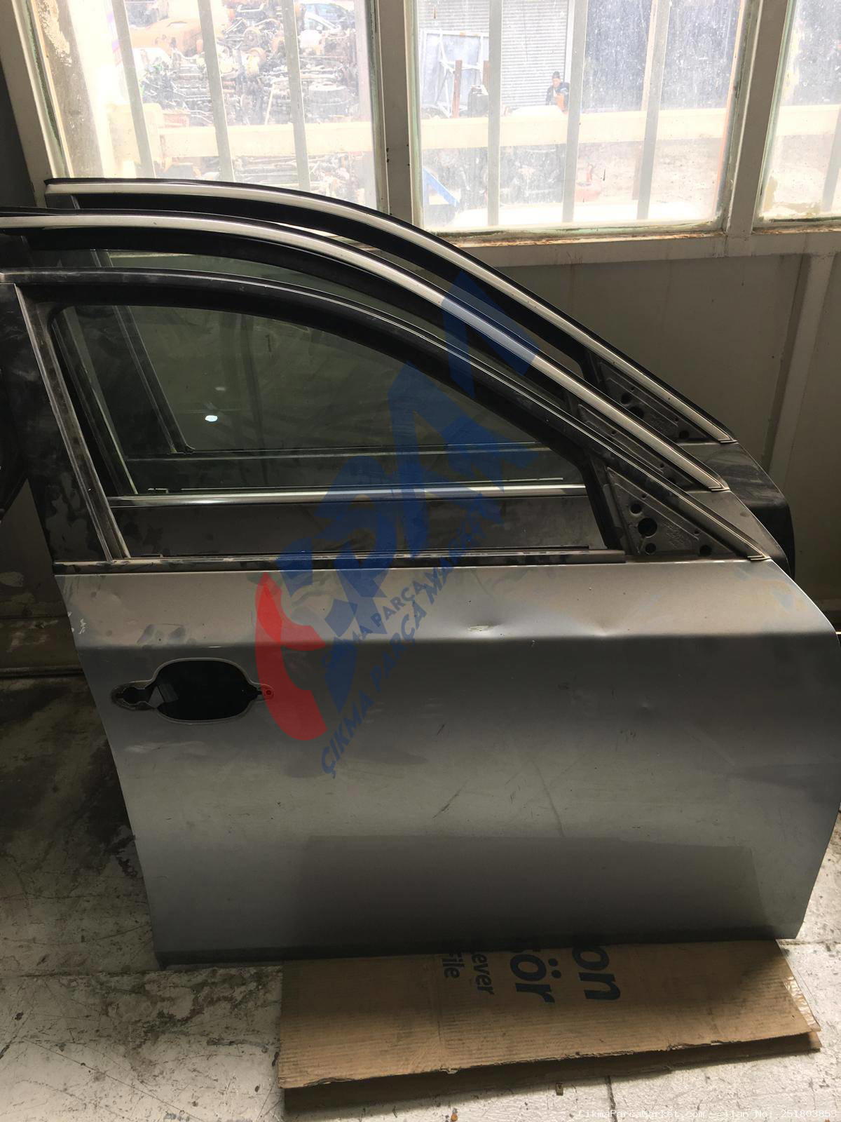 BMW E60 SAĞ ÖN KAPI
