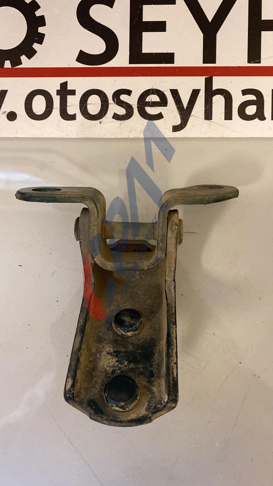 Toyota carina 1998 sol arka kapı alt menteşesi