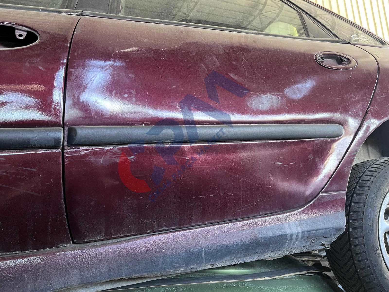 RENAULT LAGUNA 1 SOL ARKA KAPI BANDI