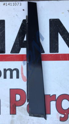 bmw 5.20 E34 sağ arka kapı dış direk kaplaması