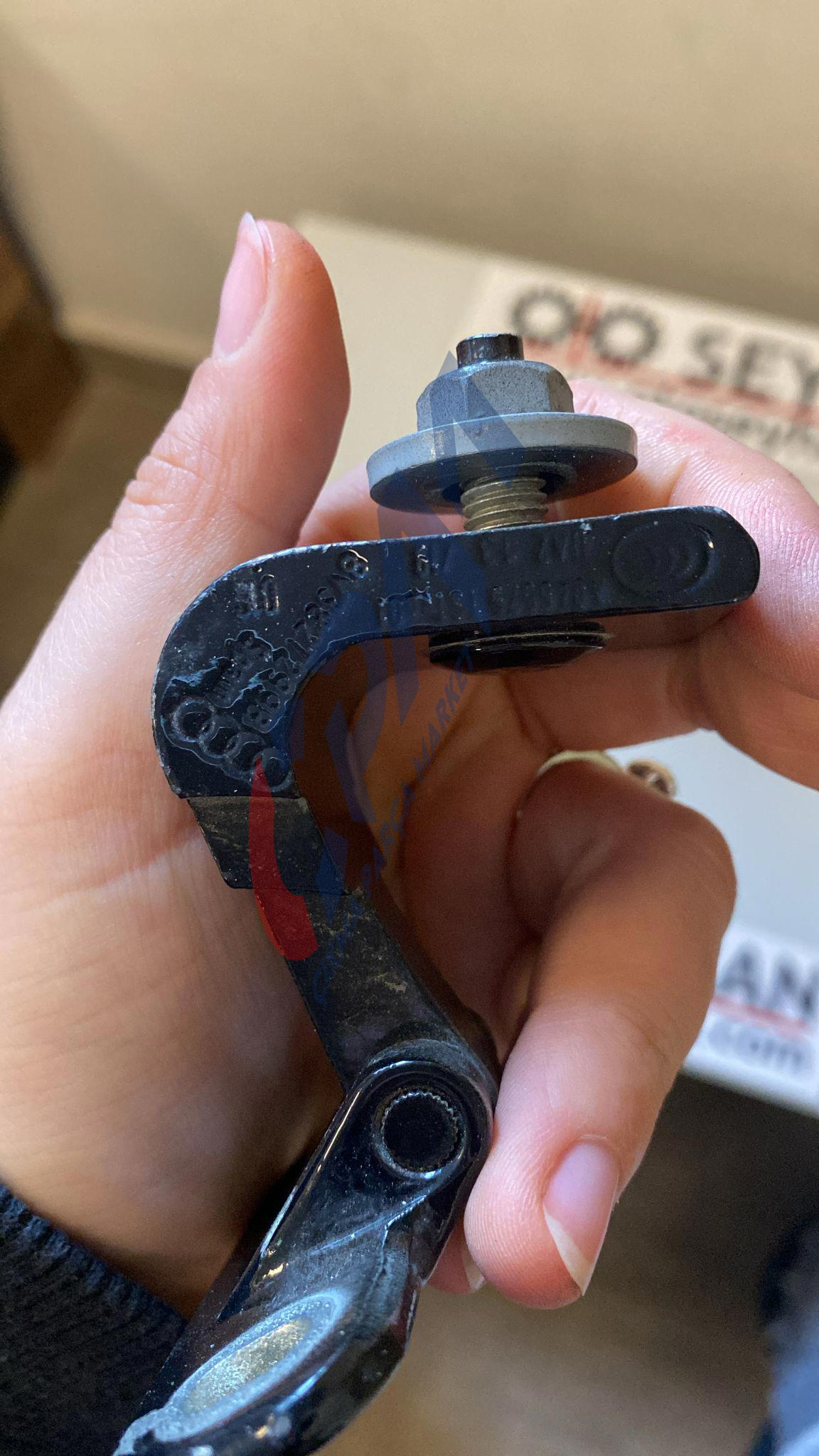 8V3827299B audi a3 hb bagaj menteşesi sağ sol uyumlu