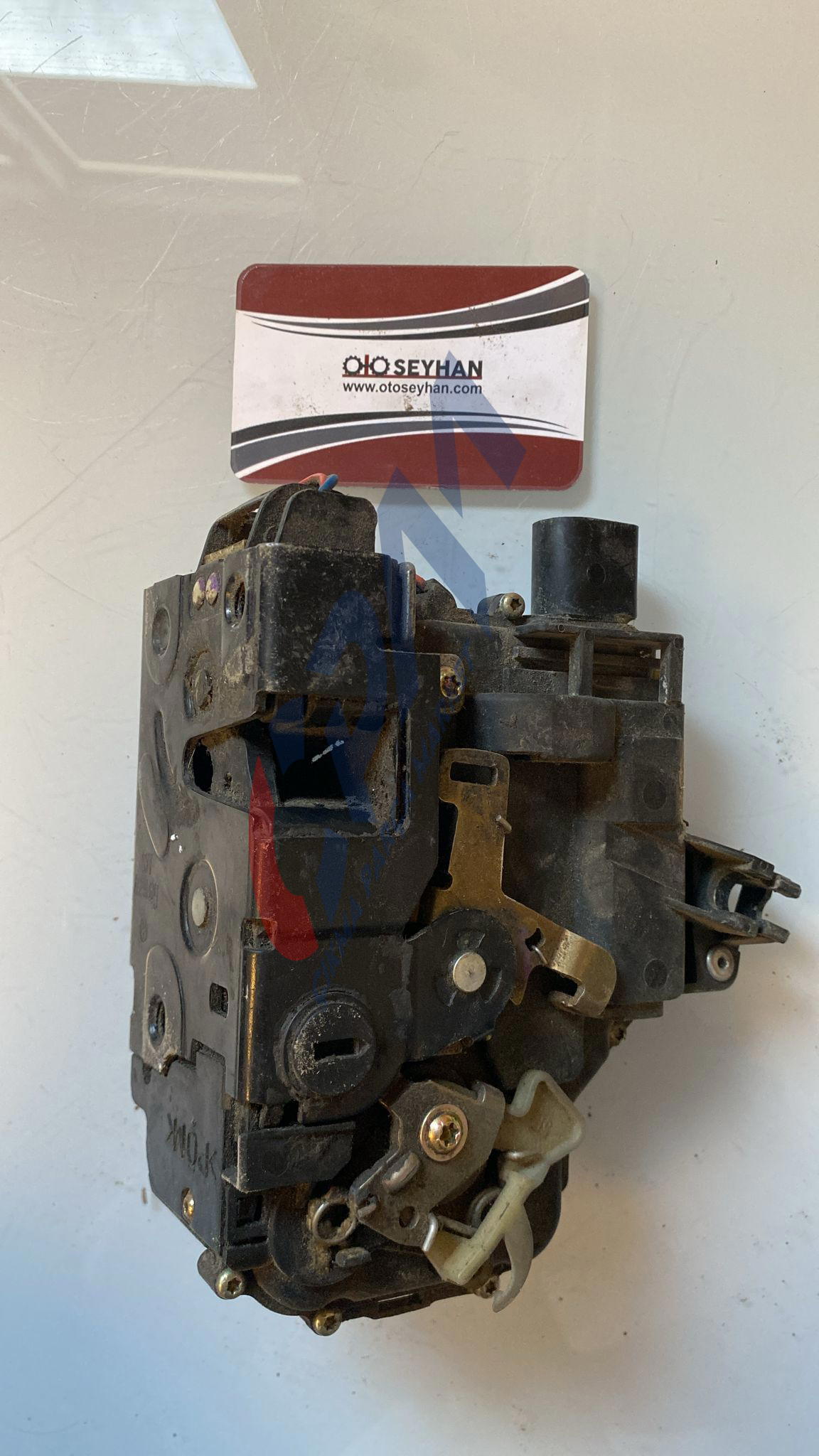 3B4839016A passat b5 1999 2003 sağ arka kapı kilidi