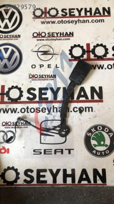 5C4857756 Volkswagen Golf 7 ön sağ emniyet kemeri tokası