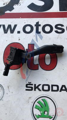 1K0953519A skoda octavia 2005 silecek kolu