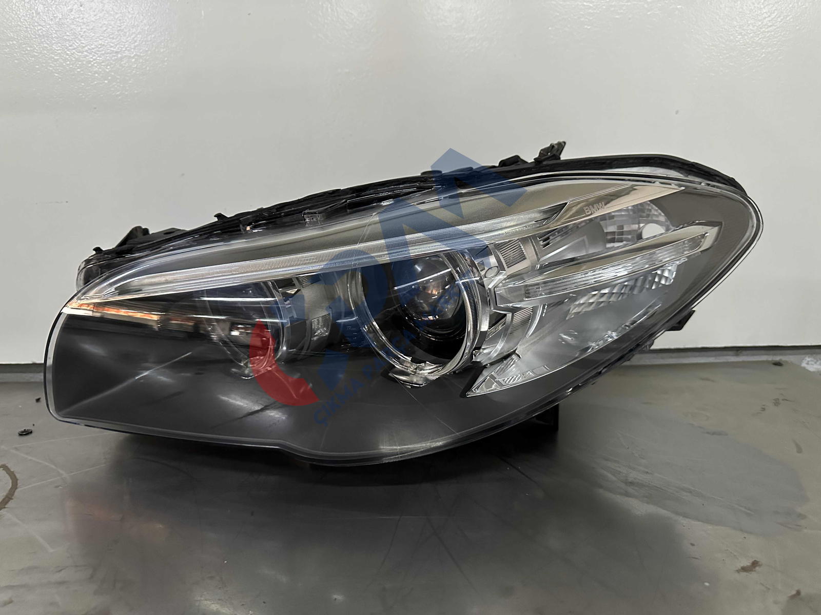 BMW 5 Serisi F10 Sol Ön Far