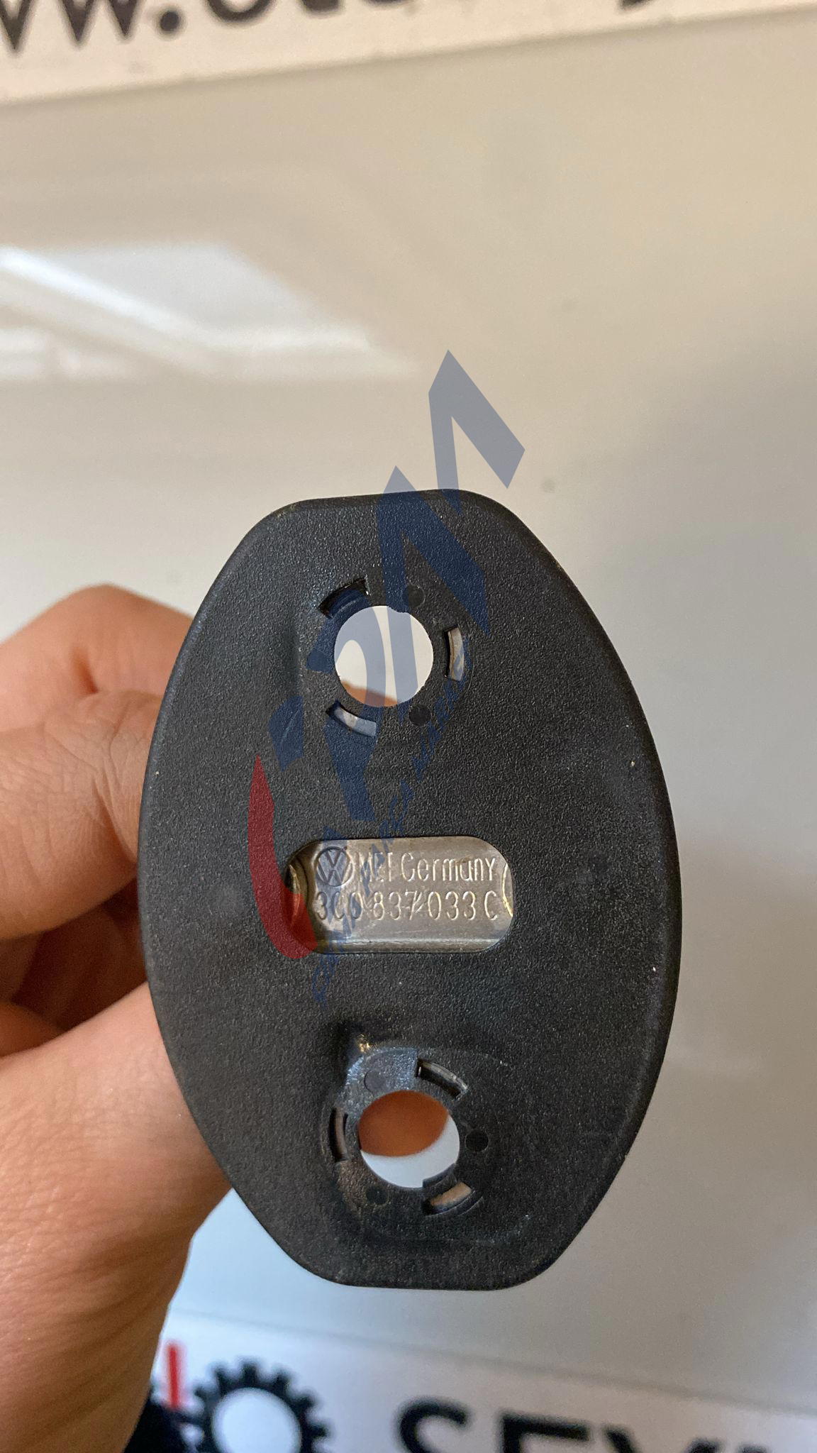 3C0837033C volkswagen golf 7 sağ arka kapı kilit karşılığı