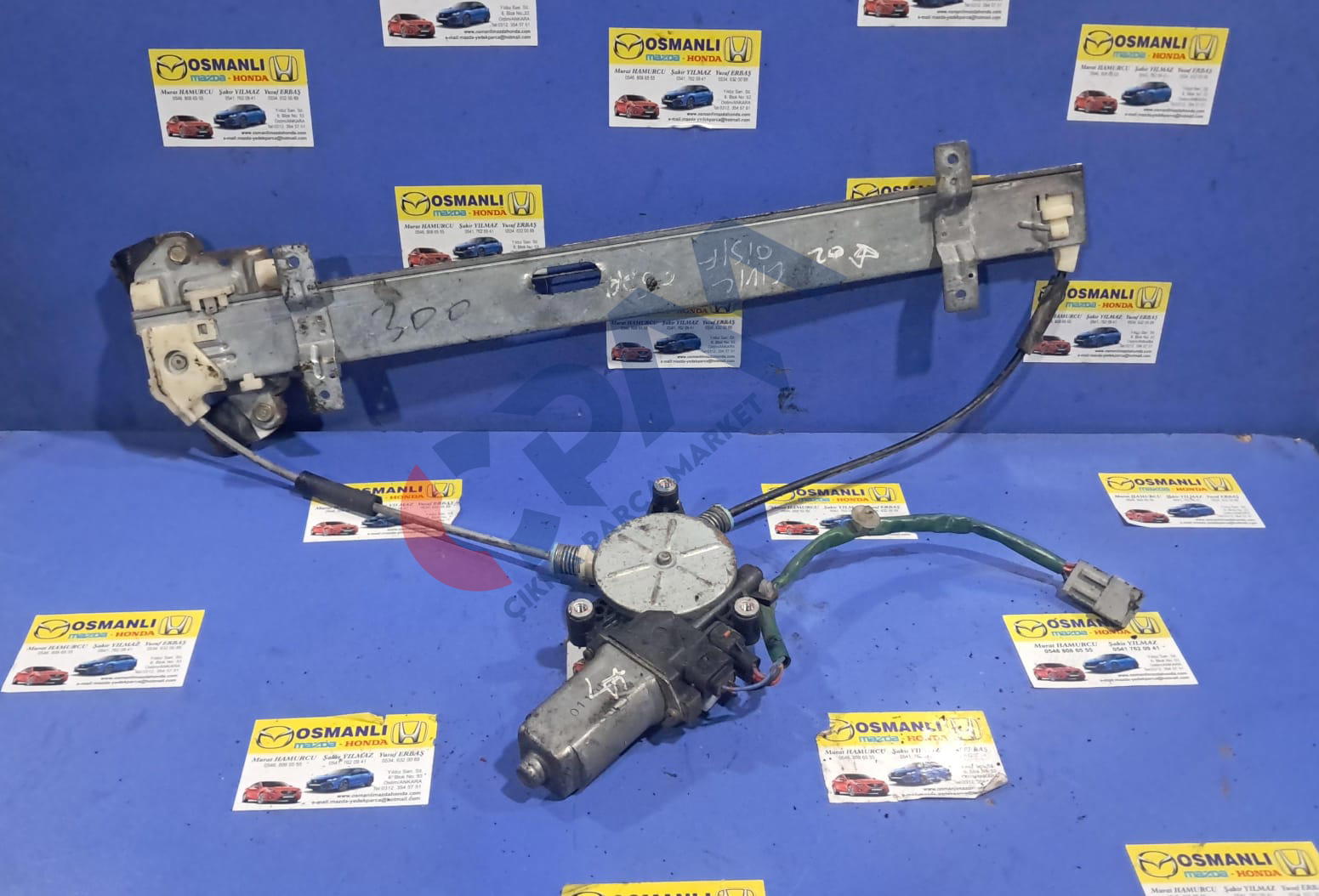 Honda Civic HB Sağ ön Cam Krikosu