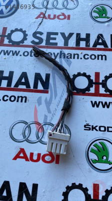 4F0937733E audi a3 2019 beyaz kablo soketi fişi