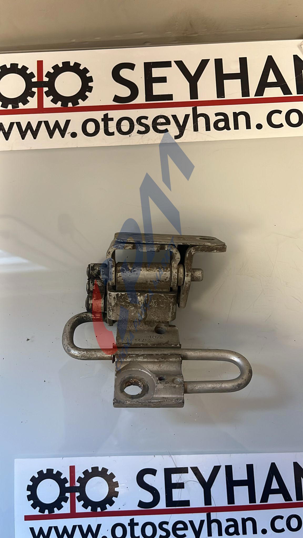 volkswagen bora passat b5 ön sağ kapı alt menteşesi