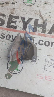 8K0399060L Audi A4 2014 ön sağ motor takozu koruma braketi