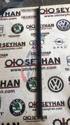 5C6837479 Volkswagen Jetta 2014 ön sağ kapı iç sıyırıcı fitil