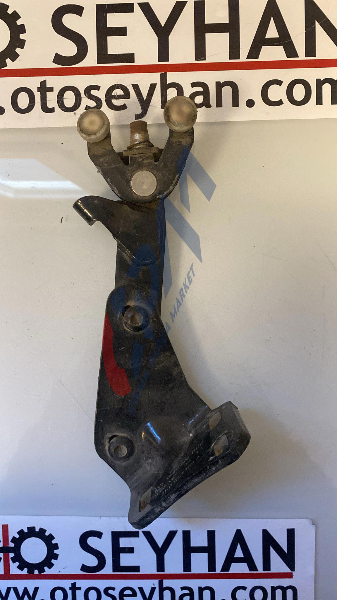 2K0843398A Volkswagen Caddy 2006 sağ alt sürgülü kapı ray makarası