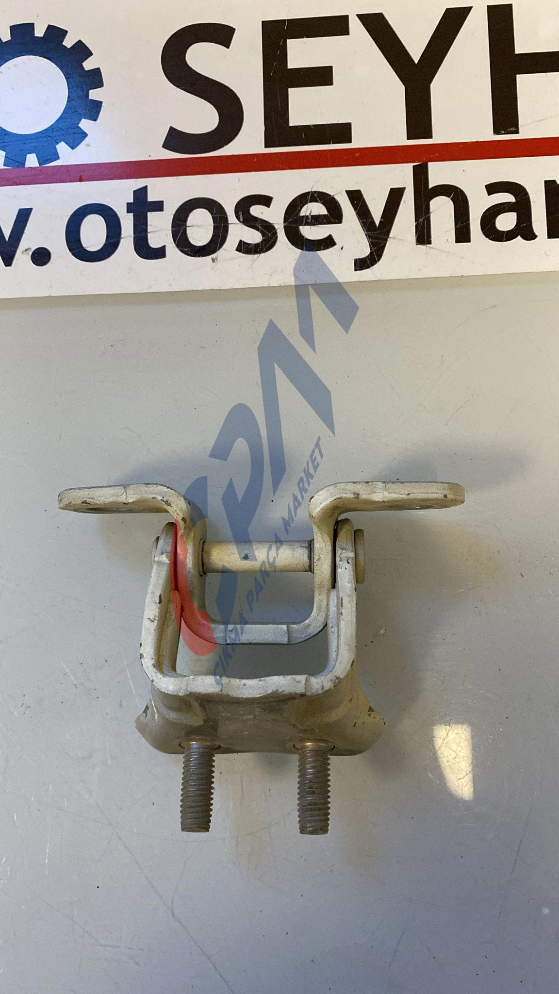 Mitsubishi l200 2014 sol arka kapı üst menteşesi