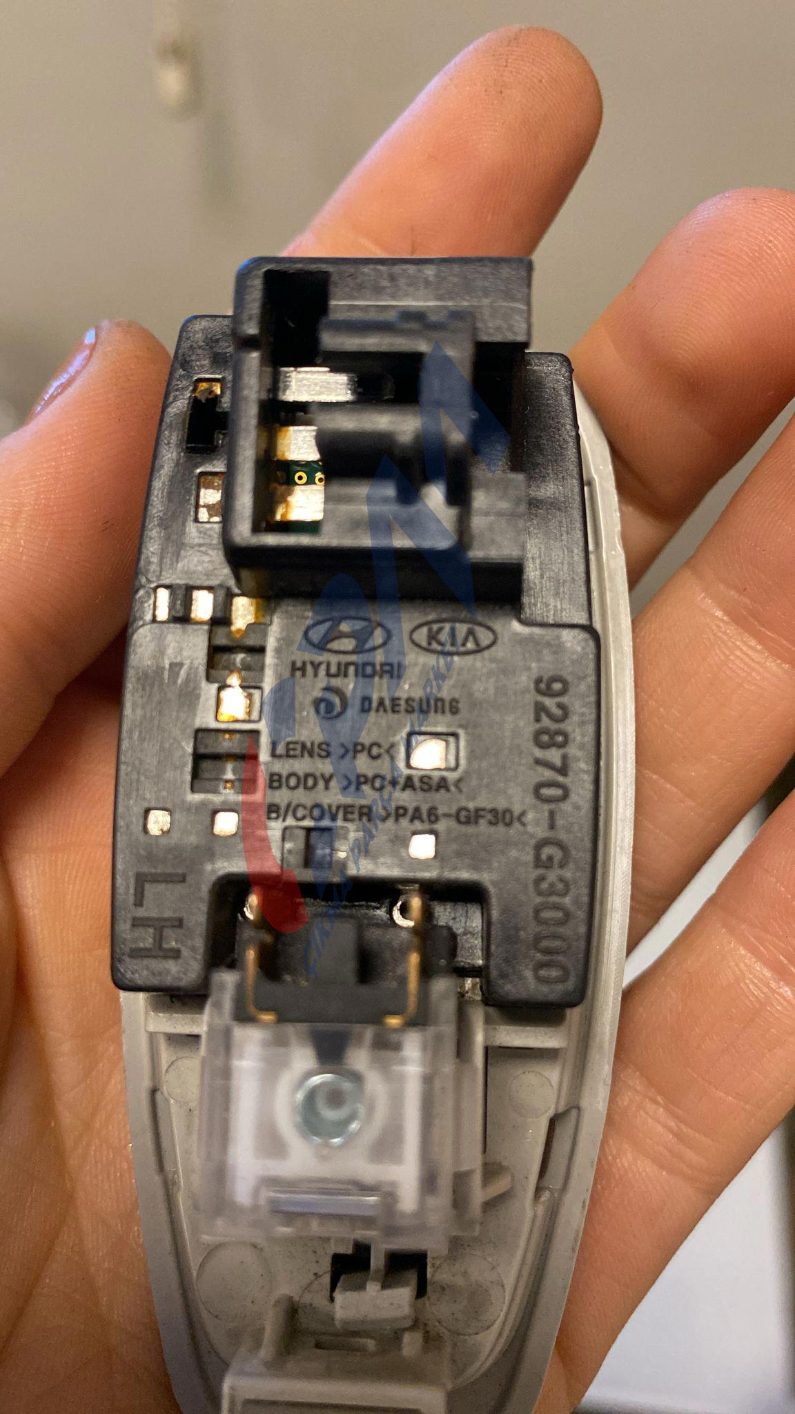 92870 G3000 Hyundai Tucson 2022 arka sol tavan lambası