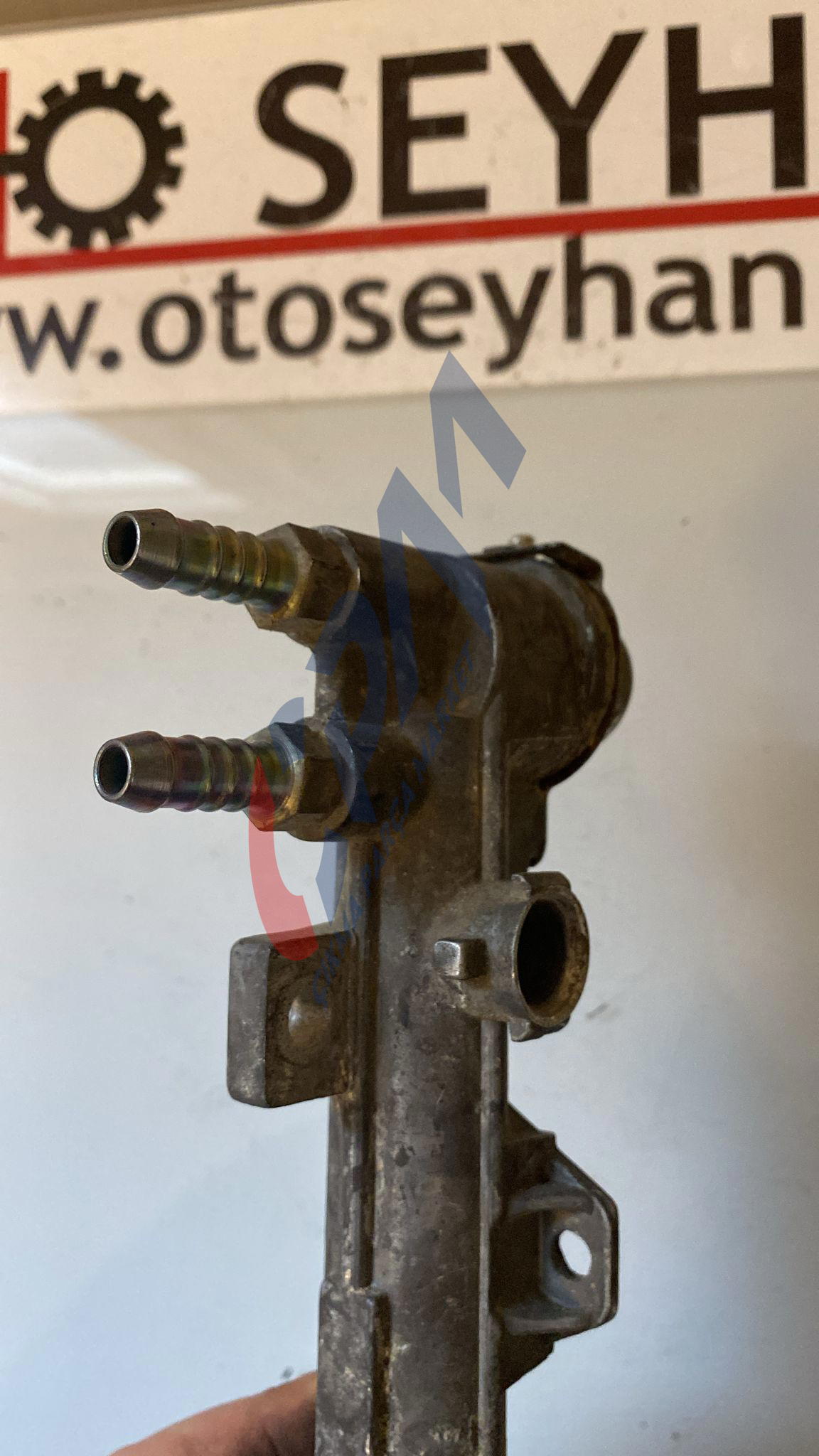 036133319 036133035A Volkswagen Bora 1.6 BCB enjektör kütüğü