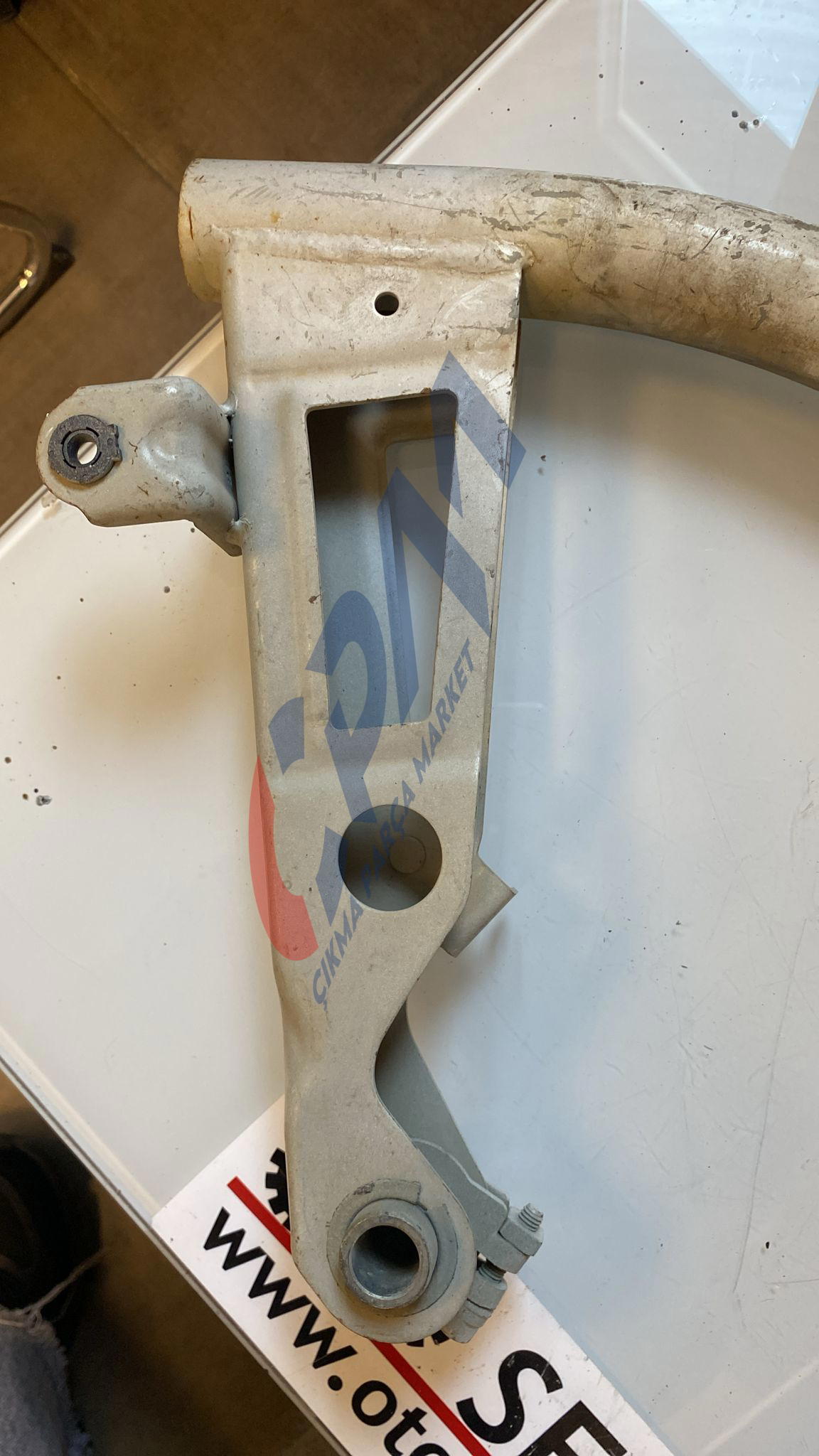 22944915 Opel insignia A 2014 bağaj kapağı menteşesi sağ