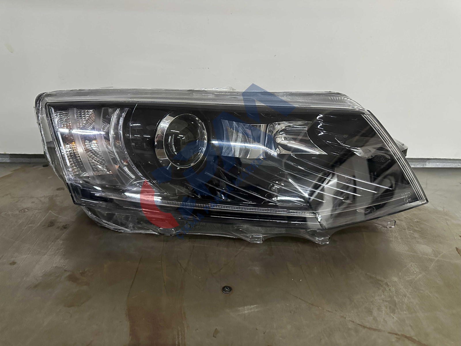 2013 Skoda Octavia Sağ Ön Far