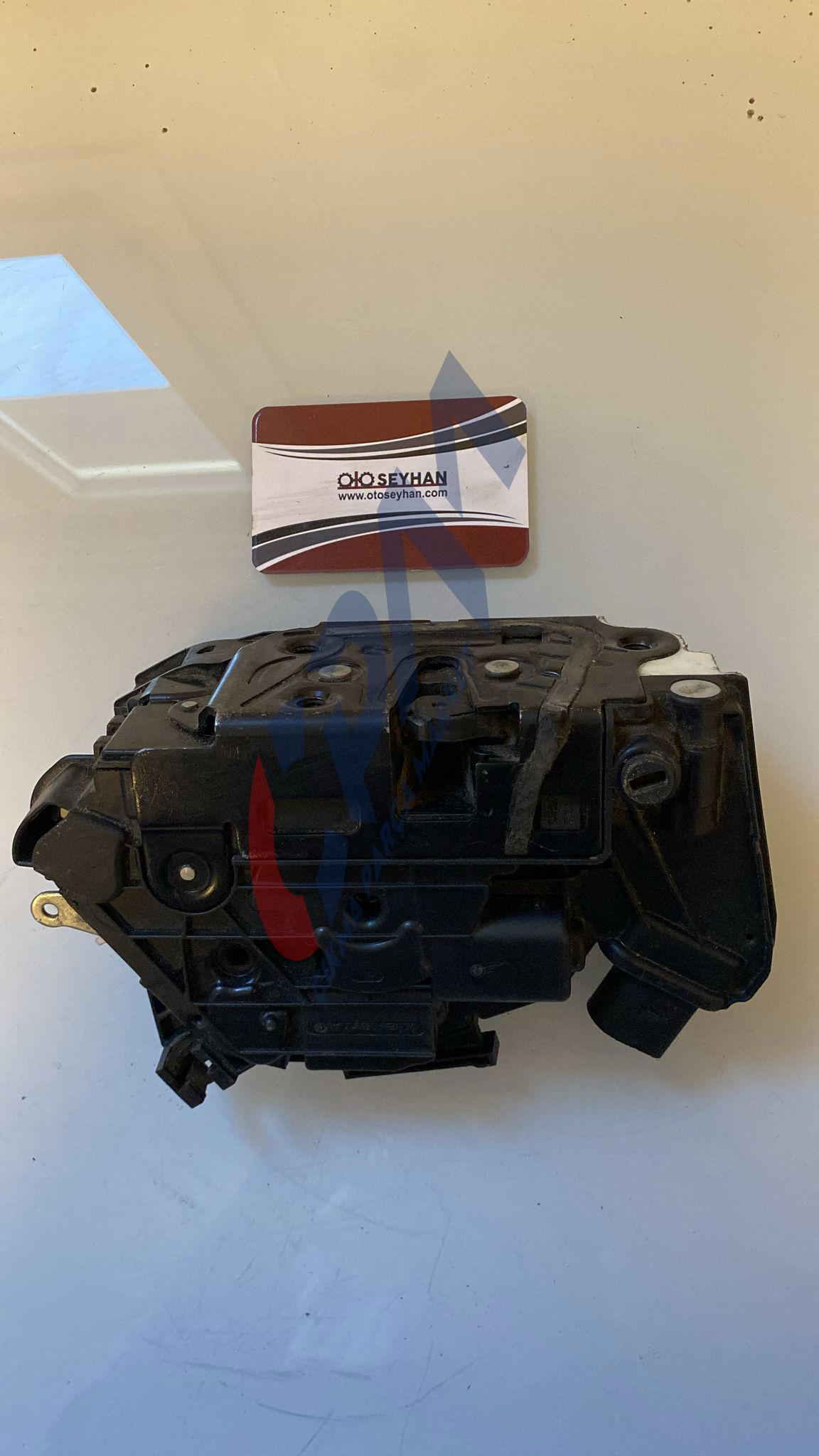 5N0839015G Volkswagen tiguan 2012 arka sol kapı kilidi