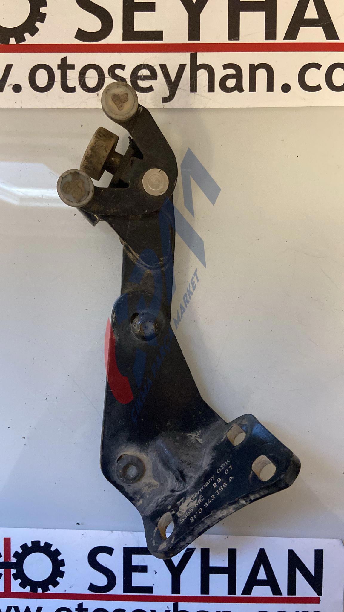 2K0843398A Volkswagen Caddy 2008 sağ alt sürgülü kapı ray makarası