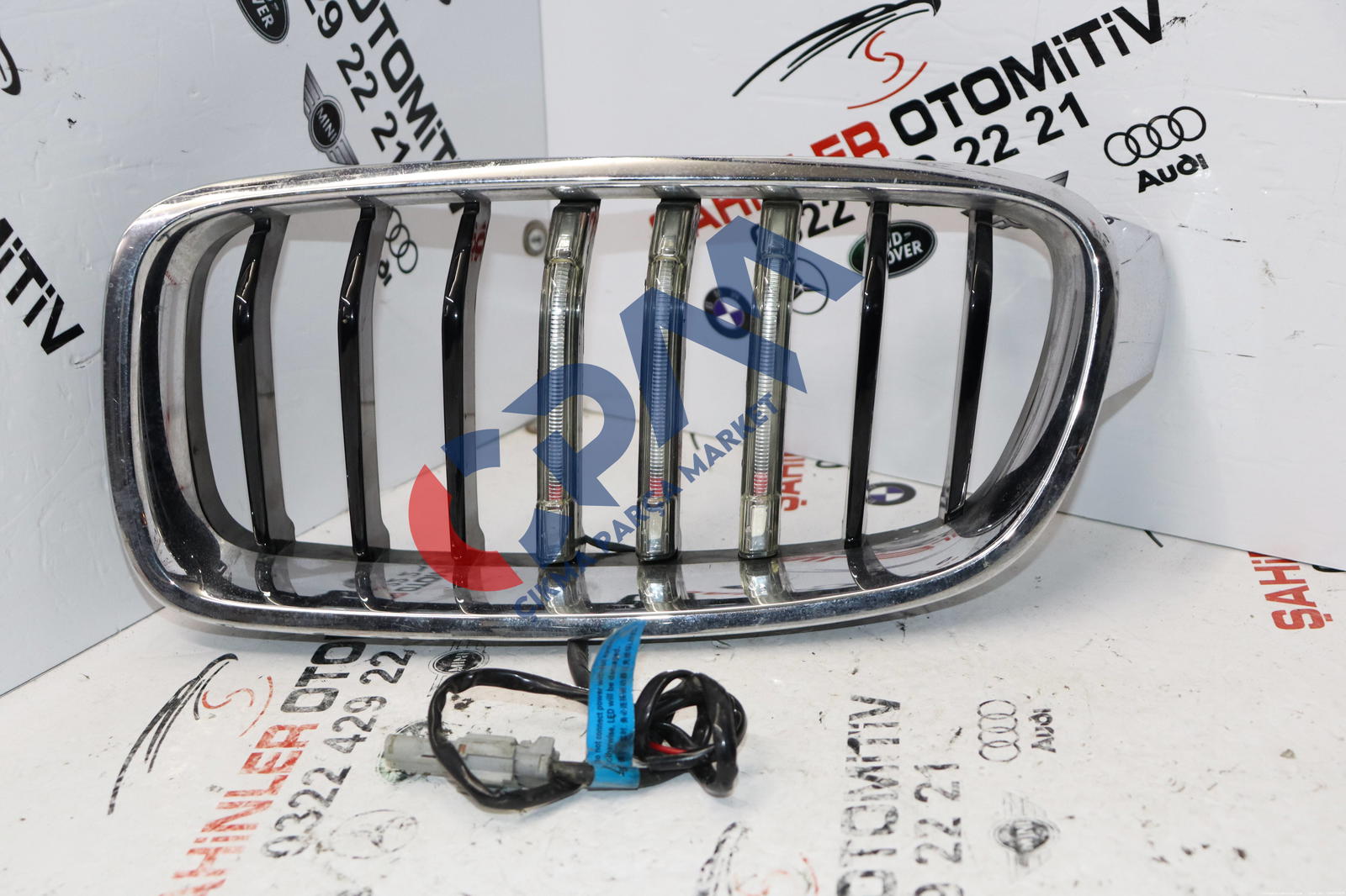 BMW 3 Serisi F30 LED Lİ  Sol Ön Panjur 51137255411