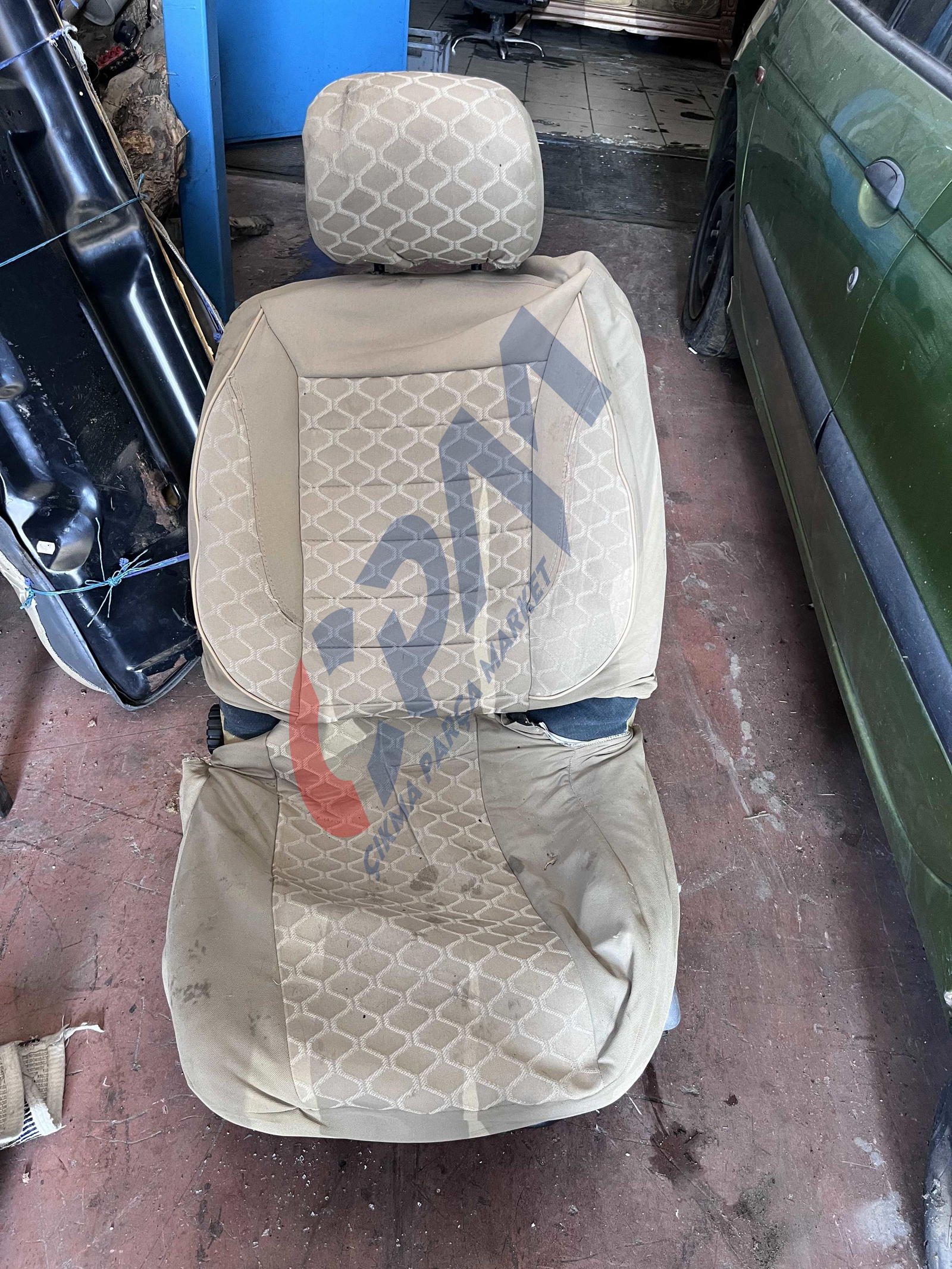 RENAULT R19 SAĞ ÖN KOLTUK HATASIZ