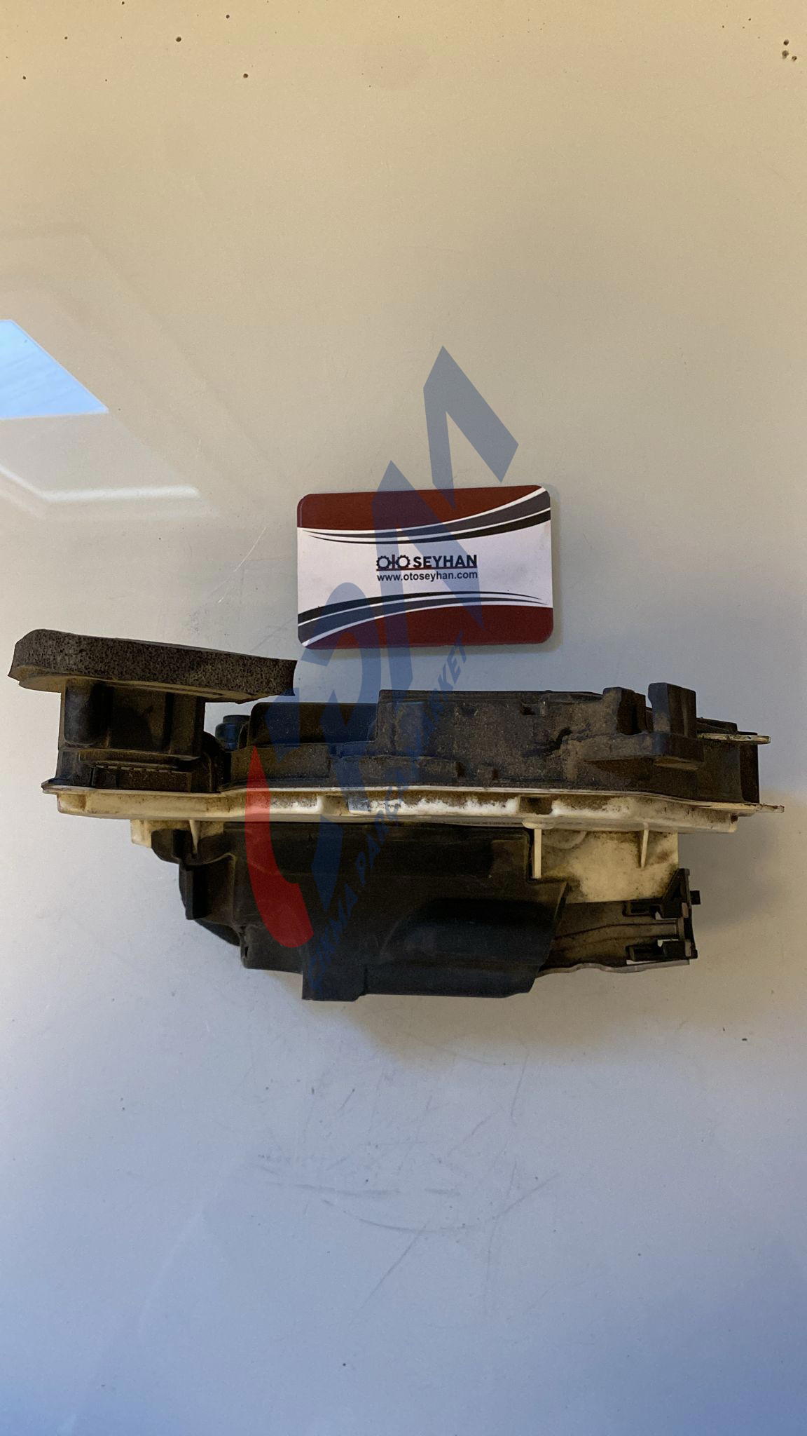 5E0839016 passat B8 toledo octavia rapid sağ arka kapı kilidi